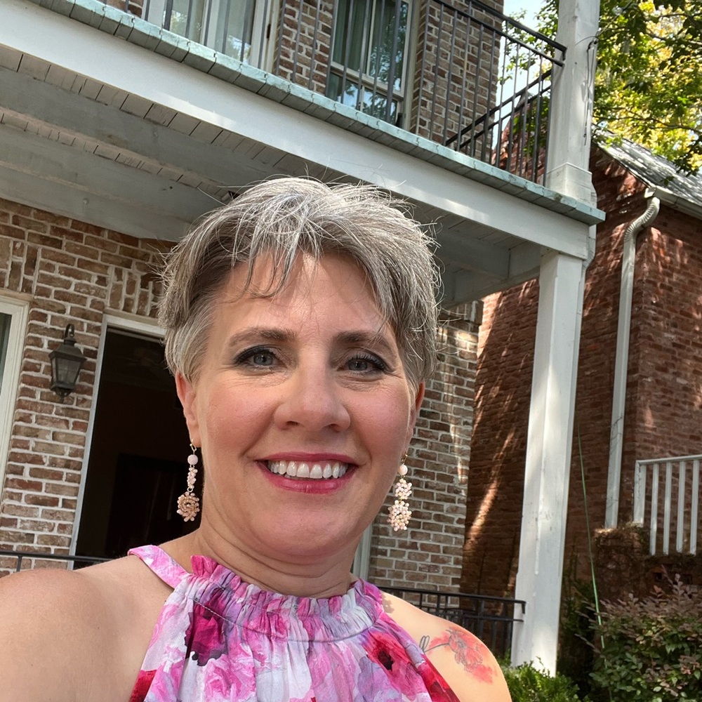 Meet your Posher, Carrie